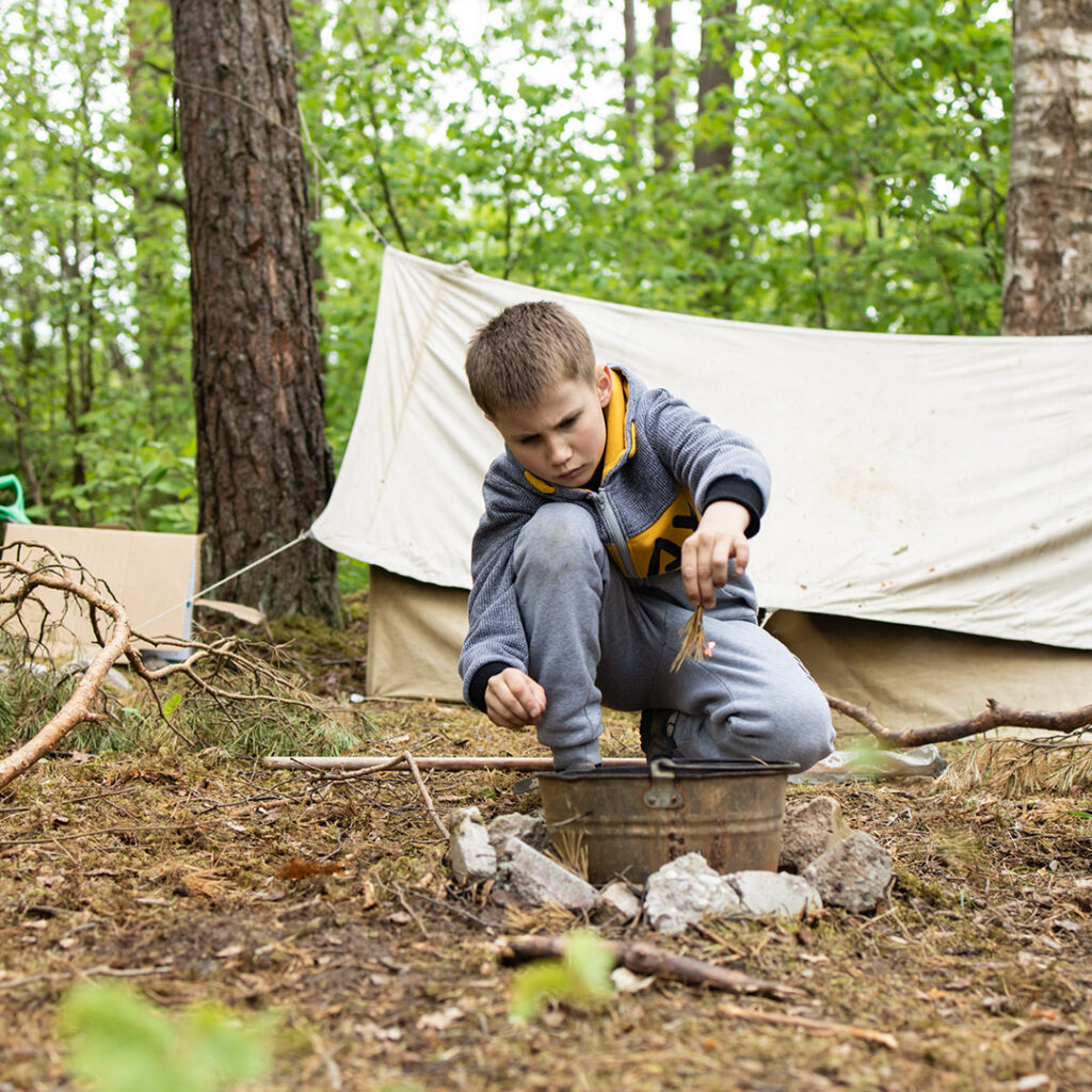 Outdoor survival camp for children aged 8-14